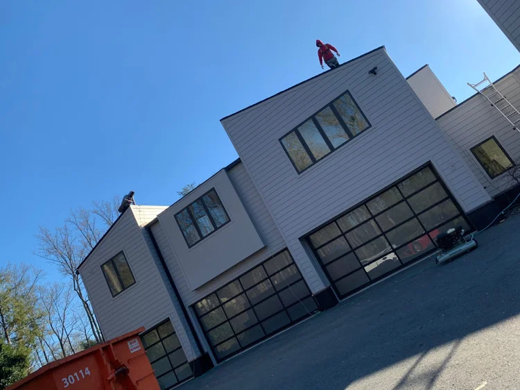 A home with new lap siding installed by CS1.